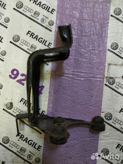 Кронштейн блока ABS Skoda Octavia Tour A4 1.8T AGU