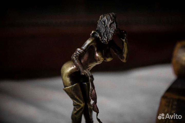 Статуэтка из бронзы - Без Условностей