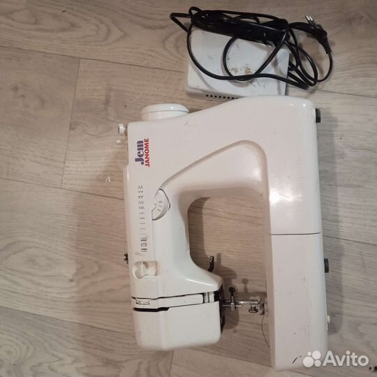 Швейная машина Jaguar