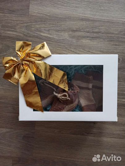 Пинетки и носочки вязаные, подарочный набор