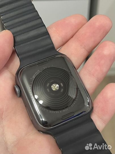 Apple Watch Nike SE (2020), 44 мм «серый космос»