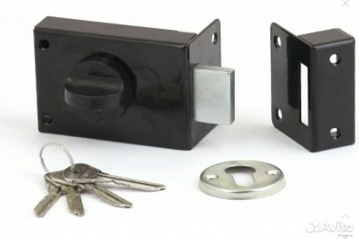 Дверь деревянная