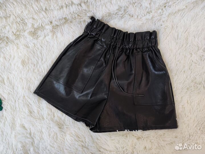Новые кожаные шорты