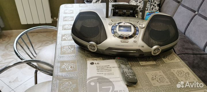 Кассетный магнитофон LG MP3 CD