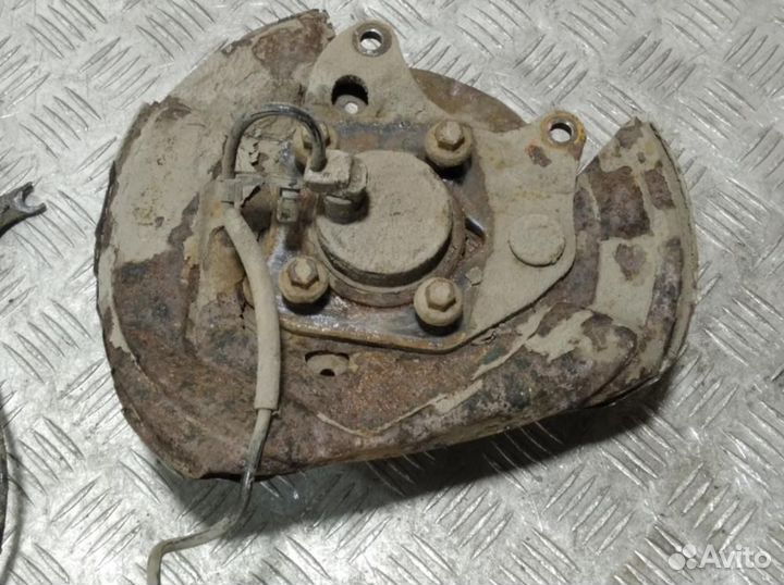 Кулак задний правый Byd F3 2006-2013