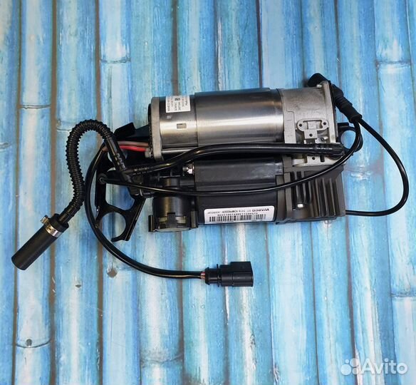 Компрессор пневмоподвески VW Touareg audi Q7