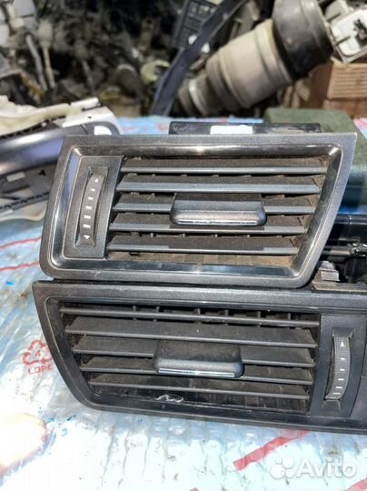 Воздуховод панели торпеды Шкода Рапид