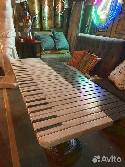 Стол обеденный 