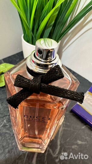 Gucci Flora Gorgeous Gardenia 98мл витринные