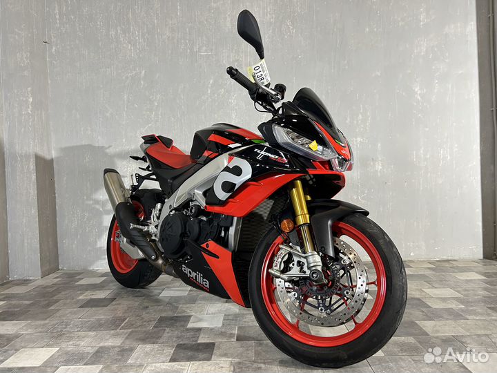 Aprilia tuono V4 1100 factory