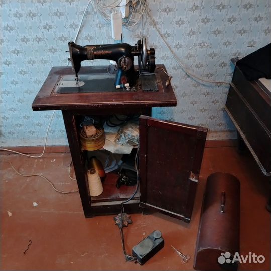 Старые швейные машинки