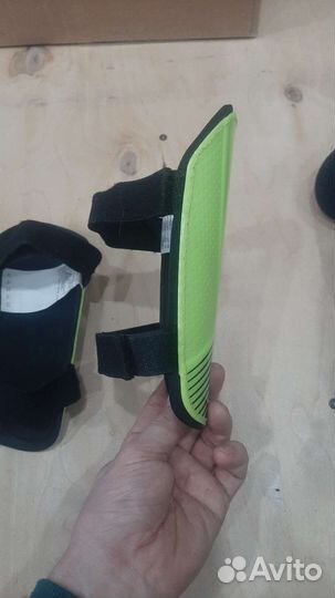 Щитки футбольные детские