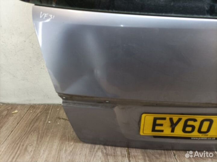 Крышка багажника Opel Zafira B минивен правый руль