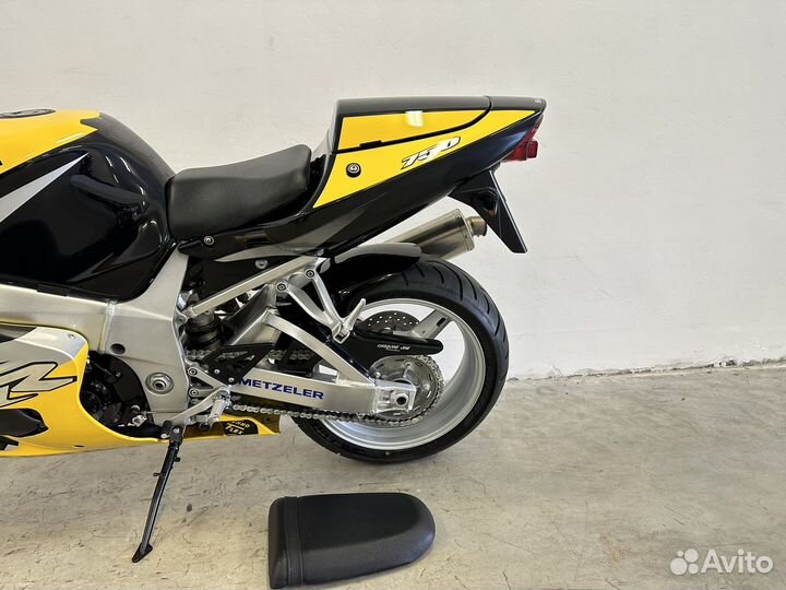 Suzuki GSX-R750 2001г. Из Европы