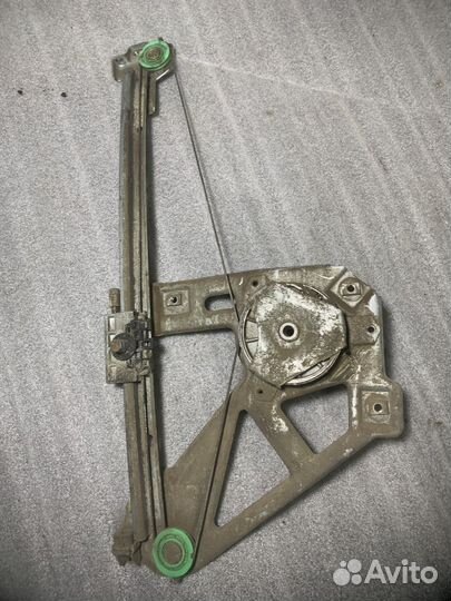 Audi 100 c4 стеклоподъемник задний правый
