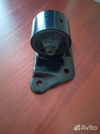 Опора двигателя ланцер9 левая