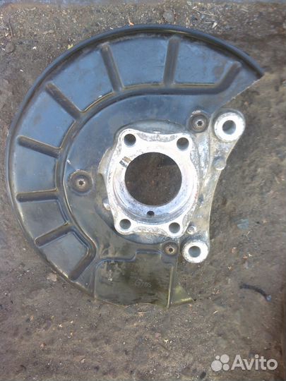 Поворотный кулак правый Passat B6 оригинал