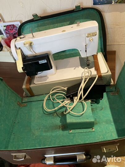 Швейная машинка чайка 132