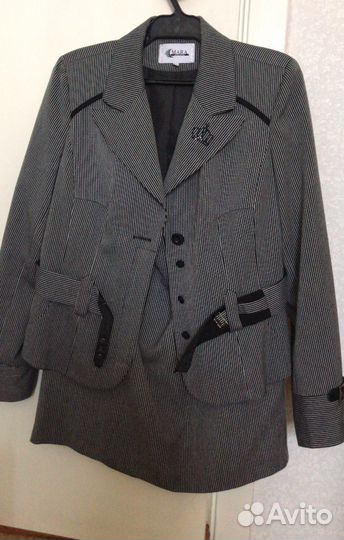 Продам костюм