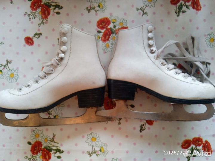 Коньки фигурные разм.31