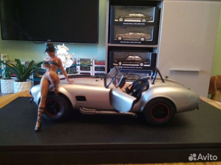 Фигурка девушки, 1/18