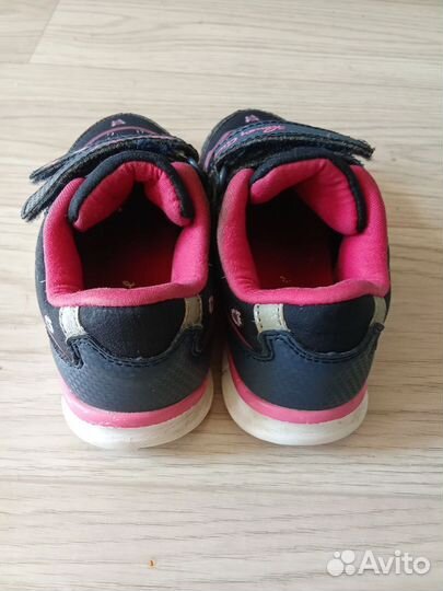 Кроссовки для девочки