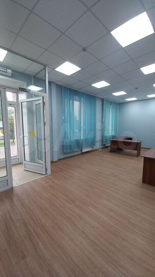 Торговая площадь, 65 м²