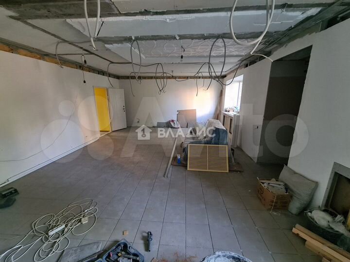 3-к. квартира, 57 м², 1/9 эт.