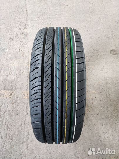 Viatti Strada 2 (V-134) 215/55 R17 98W