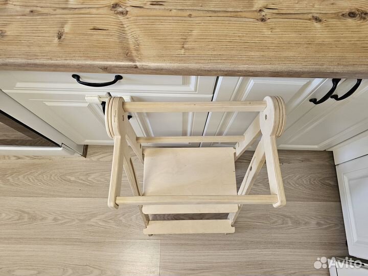 Башня помощника Монтессори