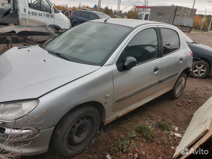 Автомобиль по запчастям