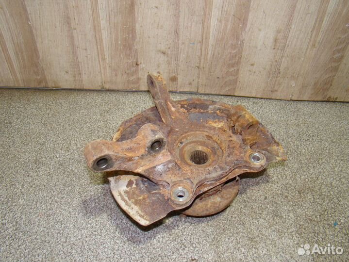 Кулак поворотный передний правый Peugeot 4007