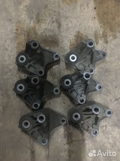 Кронштейн Опора кпп Ford Focus 2