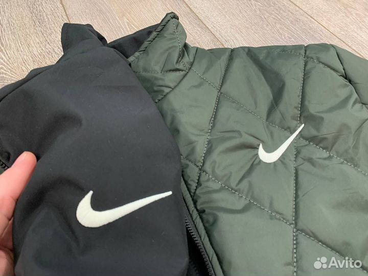 Двухсторонняя легкая мужская куртка Nike