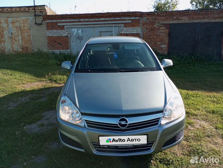 Opel Astra 1.6 МТ, 2014, 180 785 км