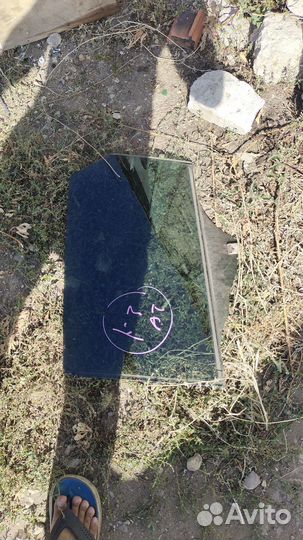 Стекло заднее левое mazda 3 bk