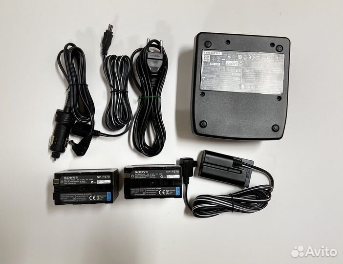 Зарядное устройство Sony AC-VQ1051D