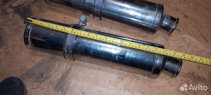 Пара глушителей на мотоцикл