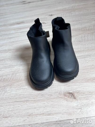 Обувь детская новая