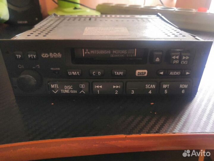 Автомагнитола аура и штатная мицубиси каризма