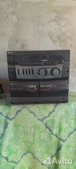 Кассетный магнитофон LG