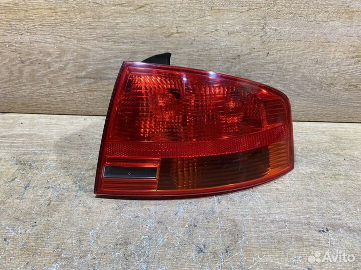 Фонарь задний правый Audi A4 B7 Арт. 111170