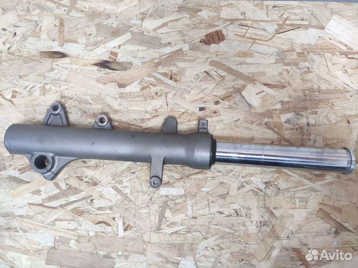 Перо вилки для Suzuki AN400 Burgman (Б/У)