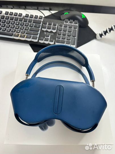 Apple AirPods Max Sky Blue