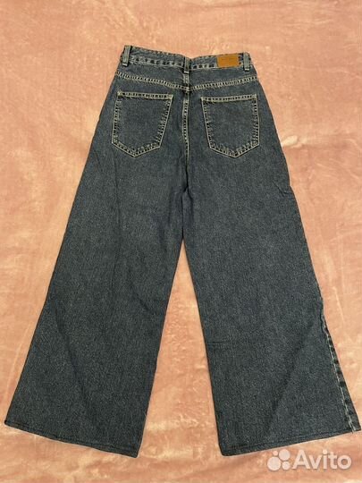 Джинсы широкие