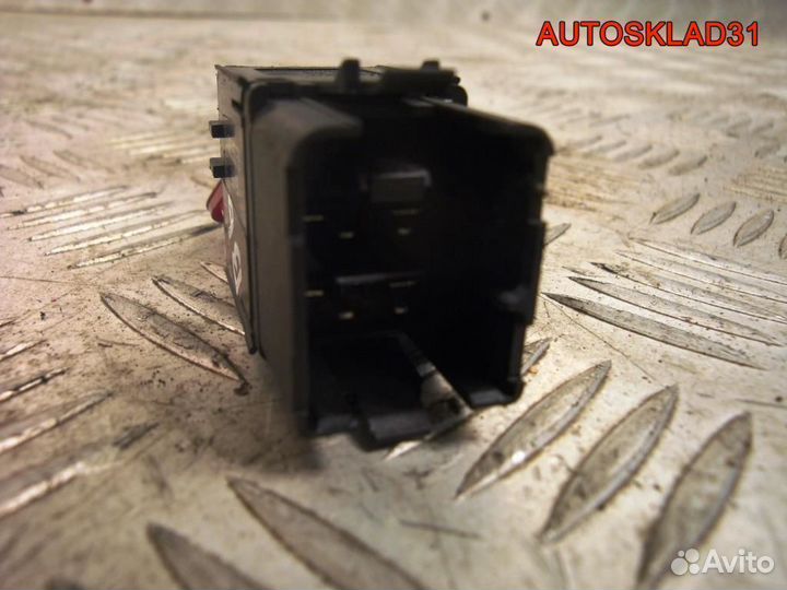 Кнопка аварийной сигнализации VW Passat B6 3C89535