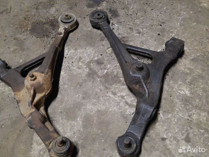 Рычаг подвески chrysler cirrus