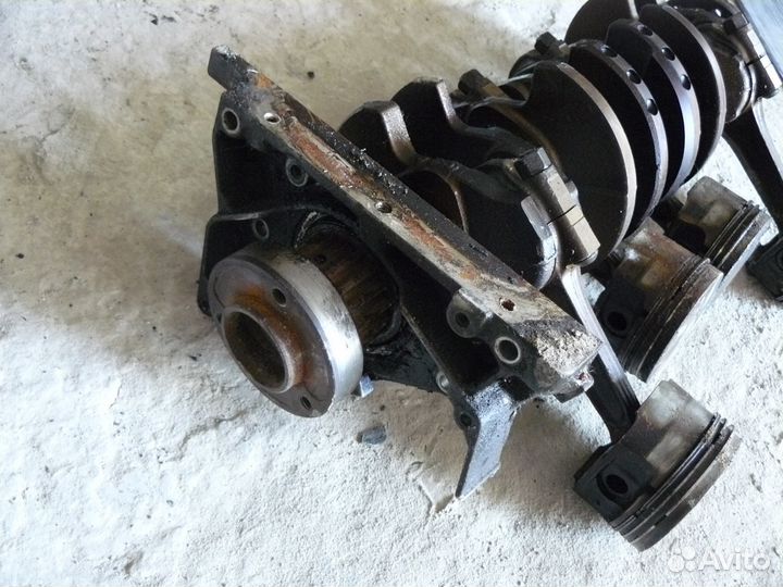 Коленчатый вал 1,6 NFU Peugeot 307 Пежо 307