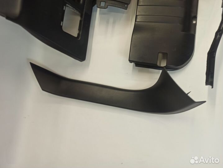 Пластиковая обшивка багажника BMW X5 E70