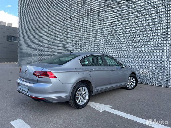 Volkswagen Passat, 2021